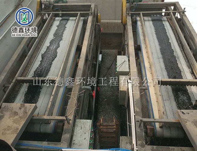 煤泥壓濾機(jī)現(xiàn)場